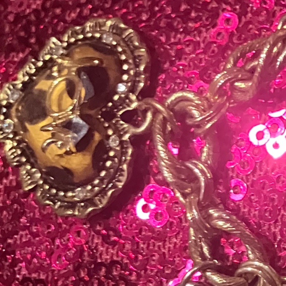 Betsey Johnson Gold Leopard Heart Charm Bracelet - Picture 3 of 7